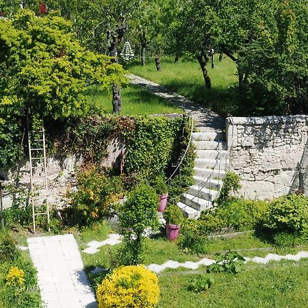Le Jardin Des Lys - Chambre D'Hote Ou Appartement 拉罗什波赛 客房 照片